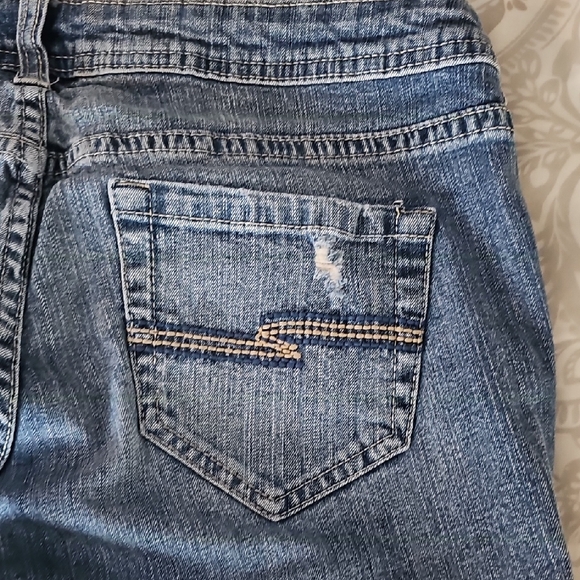 Arizona Jean Company Junior Size 7 Dark Blue Denim Bermuda Shorts - Picture 8 of 9